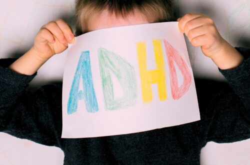 Objawy ADHD u dzieci – kiedy zrobić test i gdzie szukać pomocy poradnik